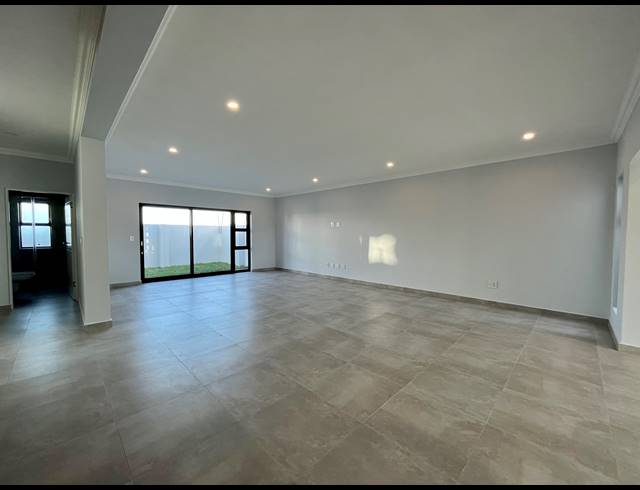 4 BEDROOM HOUSE FOR SALE IN SANDOWN